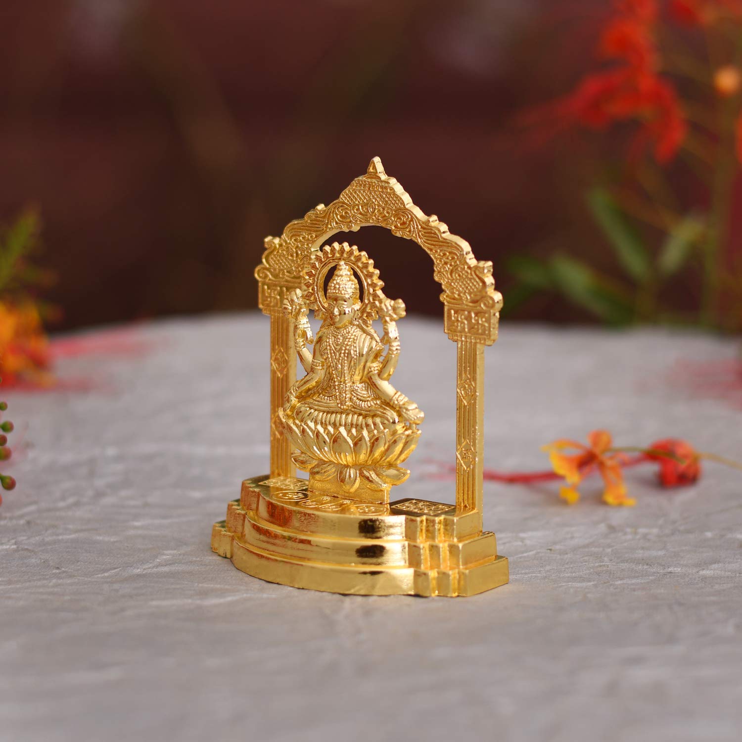 Hindu Goddess Laxmi With Gold Platted Metal Idol