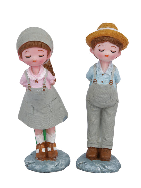 Standing Kissing Couple Resin Showpiece CPLMAS122