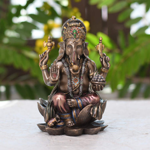 Ganpati Polyesin Idol Statue With Fine Details Showpiece