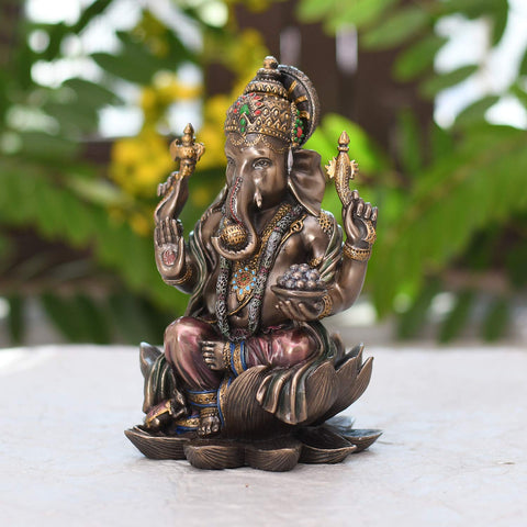 Ganpati Polyesin Idol Statue With Fine Details Showpiece