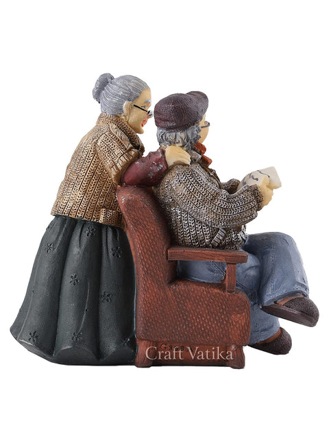 Resin Old Couple Romantic Miniature Showpiece