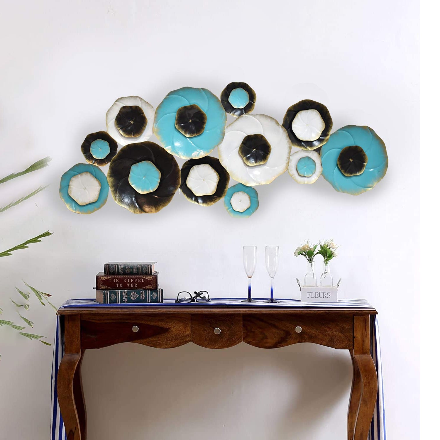 Metal Flowers Shaped 3D Modern Wall Hanging Showpiece