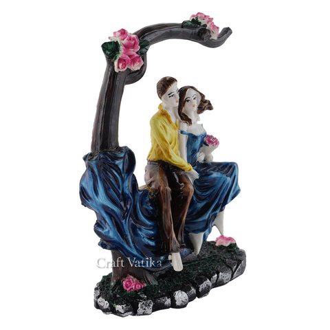 Resin Love Couple Sitting on Tree Statue